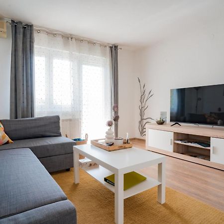 Apartman Sanda Вуковар Экстерьер фото